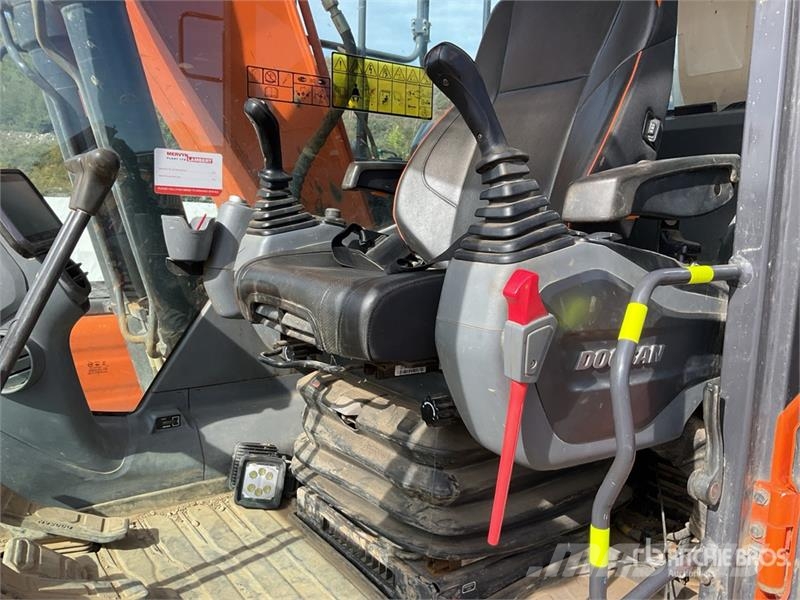 Doosan DX140LC-7 Tracked Excavator Bagri goseničarji