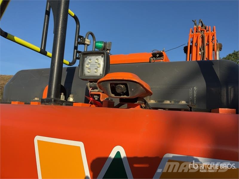 Doosan DX140LC-7 Tracked Excavator Crawler excavators
