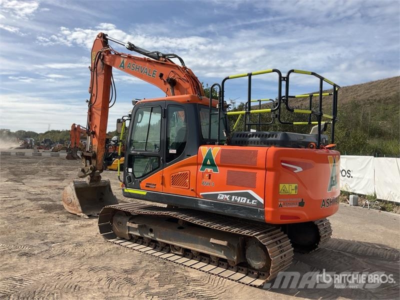 Doosan DX140LC-7 Tracked Excavator Bagri goseničarji