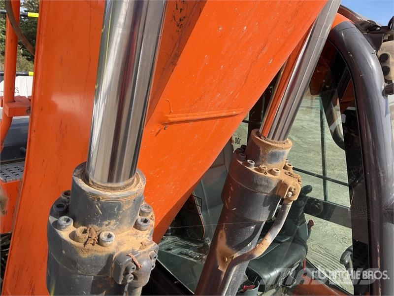 Doosan DX140LC-7 Tracked Excavator Bagri goseničarji