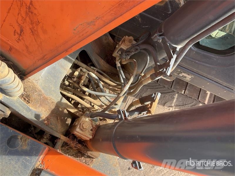 Doosan DX140LC-7 Tracked Excavator Bagri goseničarji