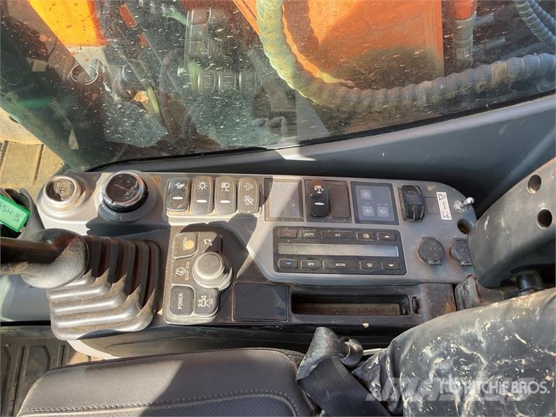 Doosan DX140LC-7 Tracked Excavator Escavadoras de rastos