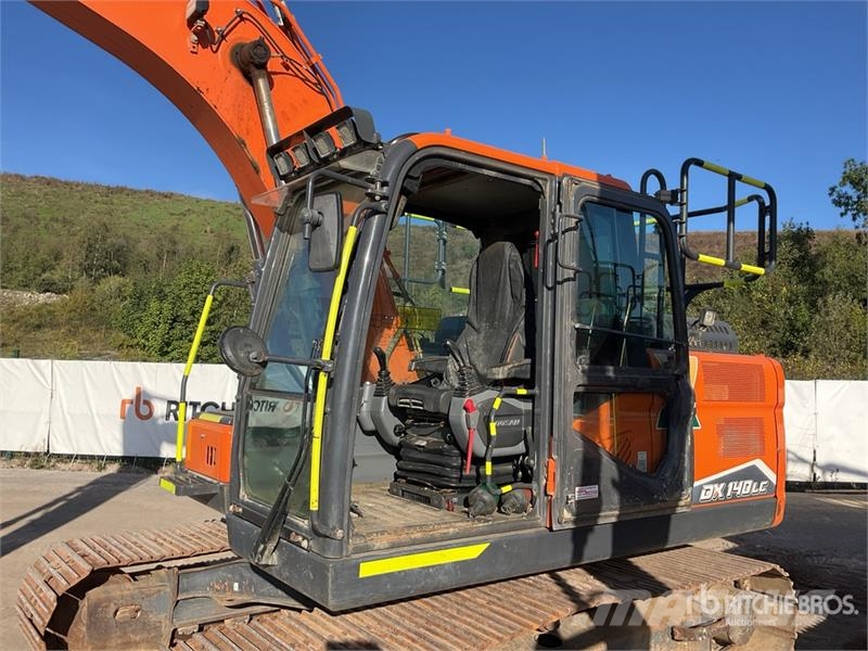 Doosan DX140LC-7 Tracked Excavator Escavadoras de rastos