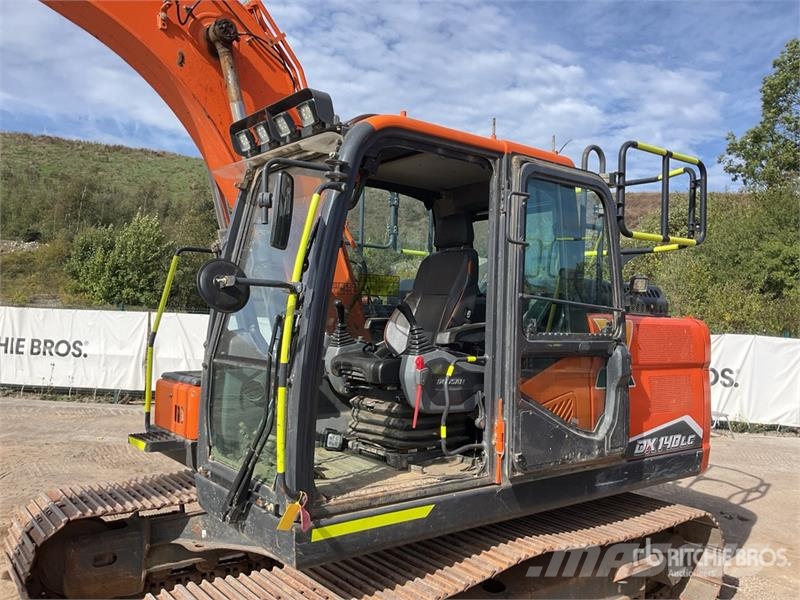 Doosan DX140LC-7 Tracked Excavator Bagri goseničarji