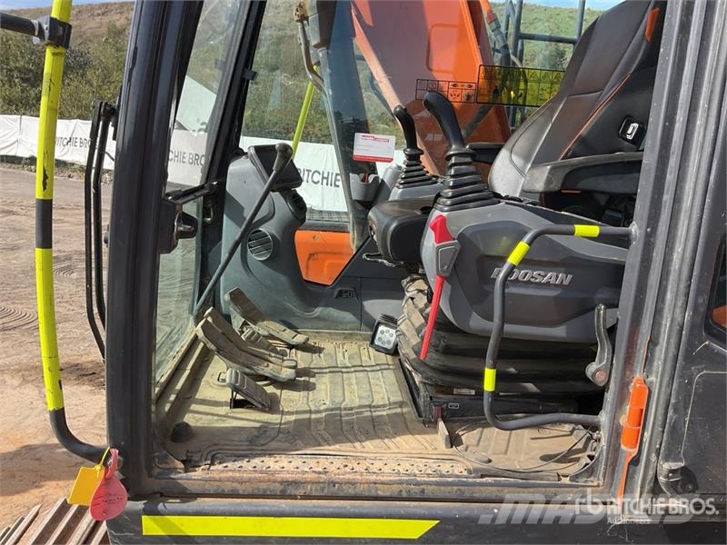 Doosan DX140LC-7 Tracked Excavator Bagri goseničarji