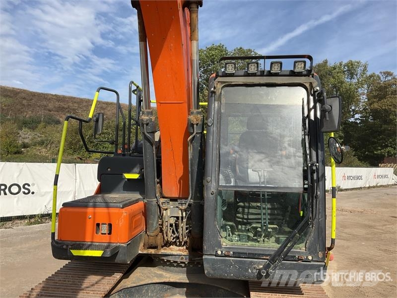 Doosan DX140LC-7 Tracked Excavator Bagri goseničarji