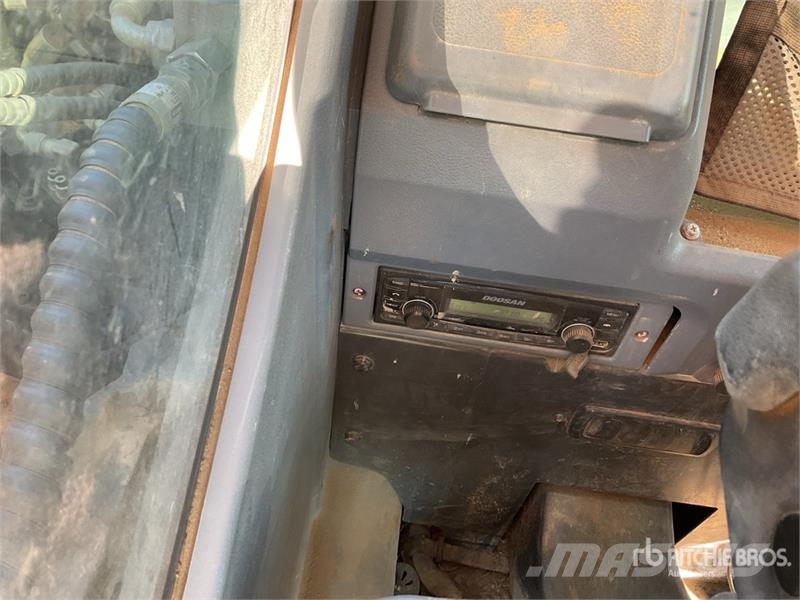 Doosan DX140LC-7 Tracked Excavator Excavadoras de cadenas