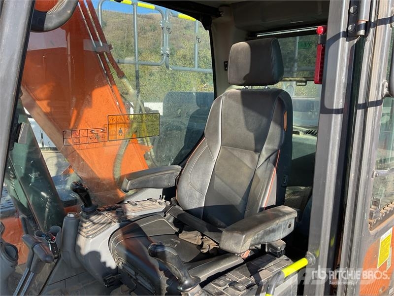 Doosan DX140LC-7 Tracked Excavator Escavadoras de rastos