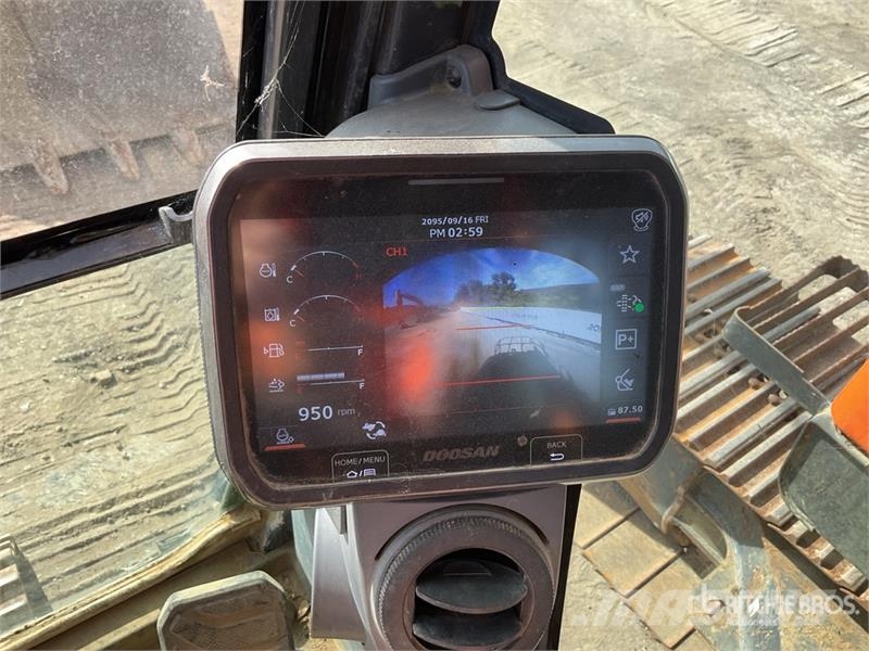 Doosan DX140LC-7 Tracked Excavator Bagri goseničarji