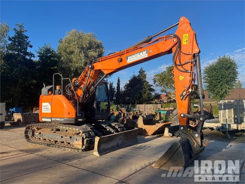 Doosan DX140LCR-5 Tracked Excavator Kāpurķēžu ekskavatori