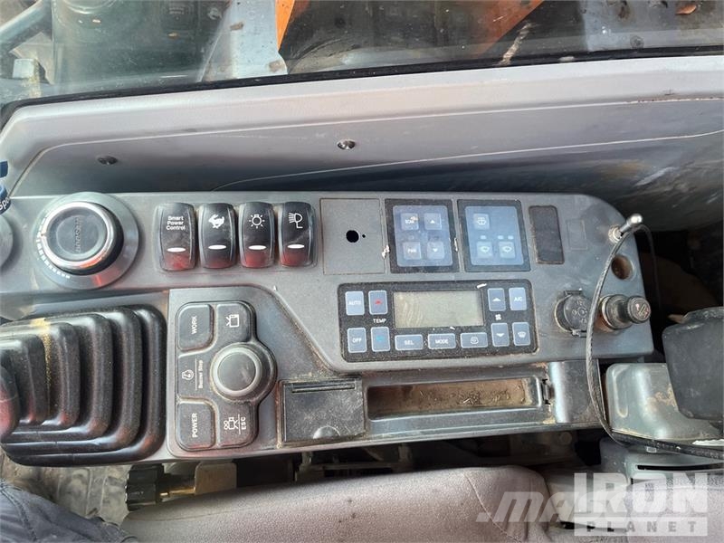 Doosan DX140LCR-5 Tracked Excavator Kāpurķēžu ekskavatori