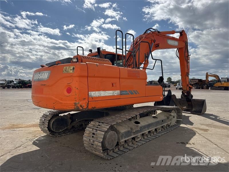 Doosan DX225LC-3 Pelle Sur Chenilles Tracked Excavator Escavatori cingolati
