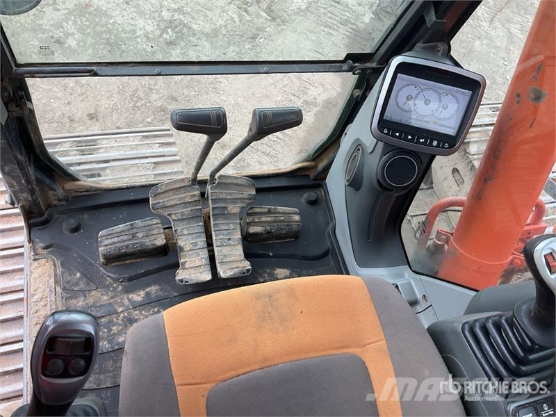 Doosan DX225LC-3 Tracked Excavator Pelle sur chenilles