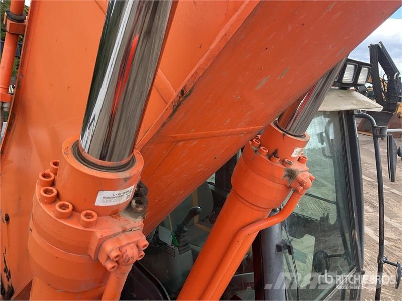Doosan DX225LC-3 Tracked Excavator Pelle sur chenilles