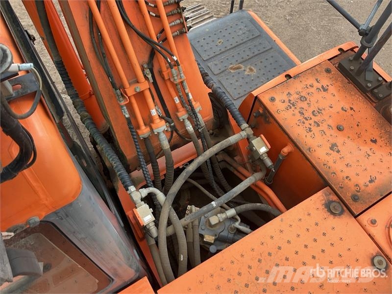 Doosan DX225LC-3 Tracked Excavator Pelle sur chenilles