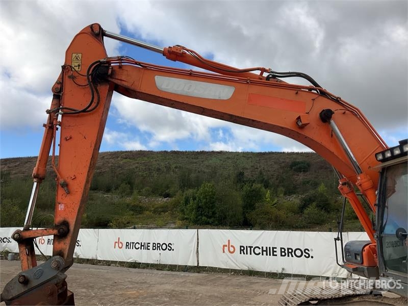 Doosan DX225LC-3 Tracked Excavator Pelle sur chenilles
