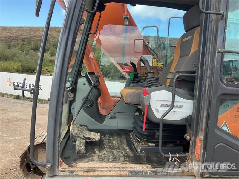 Doosan DX225LC-3 Tracked Excavator Pelle sur chenilles