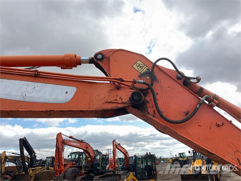 Doosan DX225LC-3 Tracked Excavator Pelle sur chenilles