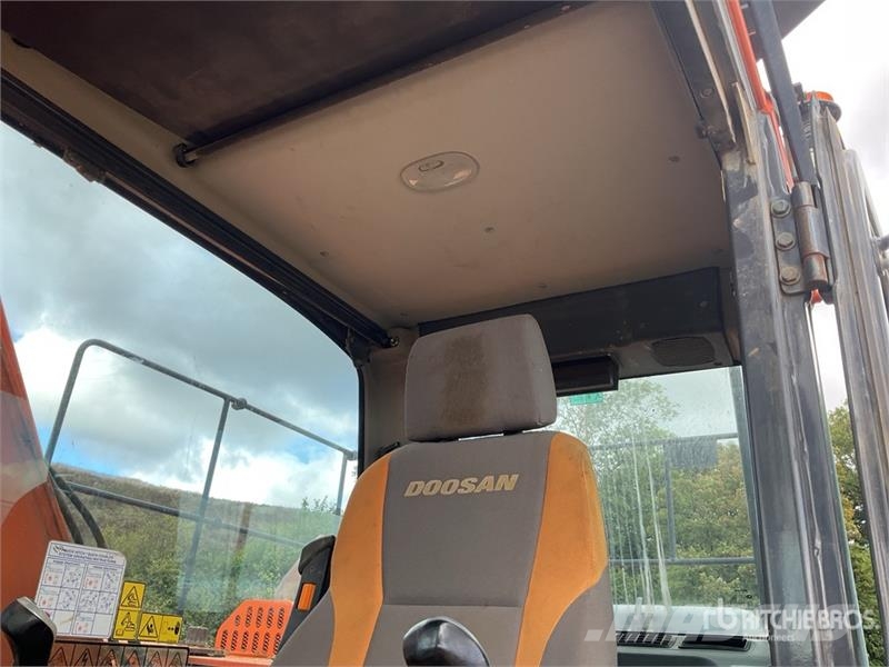 Doosan DX225LC-3 Tracked Excavator Pelle sur chenilles