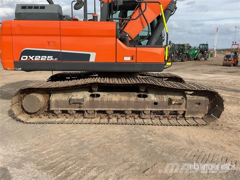 Doosan DX225LC-5 Tracked Excavator Excavatoare pe șenile