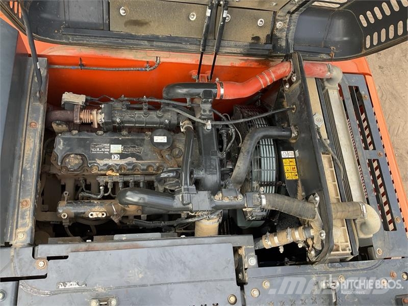 Doosan DX225LC-5 Tracked Excavator Excavatoare pe șenile