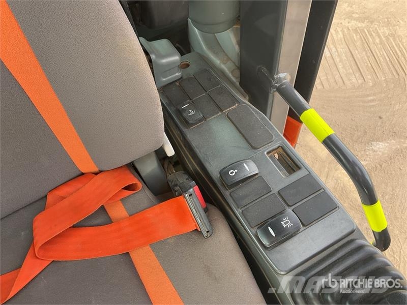 Doosan DX225LC-5 Tracked Excavator Excavatoare pe șenile