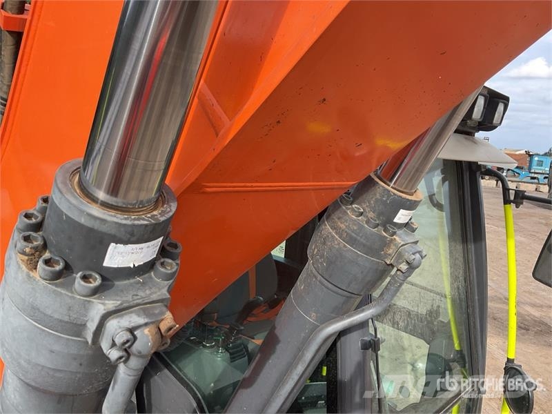 Doosan DX225LC-5 Tracked Excavator Excavatoare pe șenile