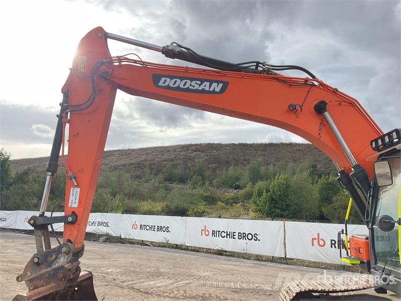 Doosan DX225LC-5 Tracked Excavator Excavatoare pe șenile
