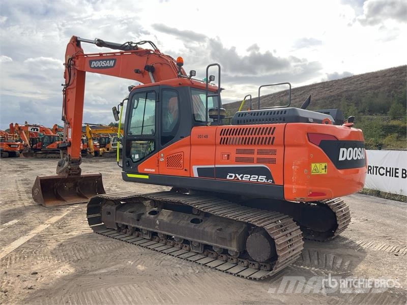 Doosan DX225LC-5 Tracked Excavator Excavatoare pe șenile