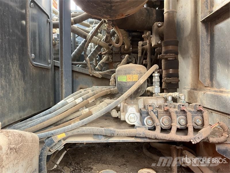 Doosan DX225LC-5 Tracked Excavator Excavatoare pe șenile