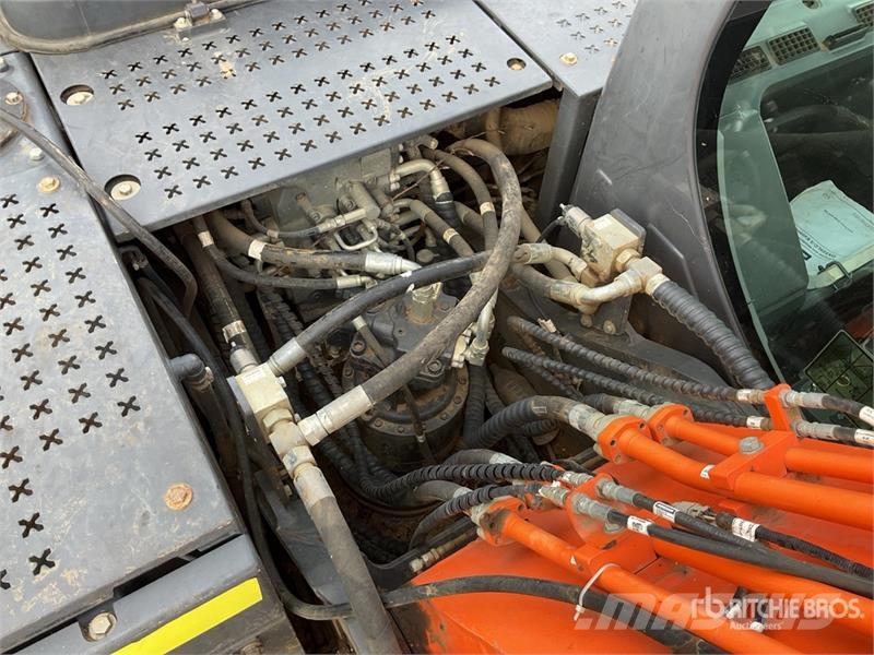 Doosan DX225LC-5 Tracked Excavator Excavatoare pe șenile