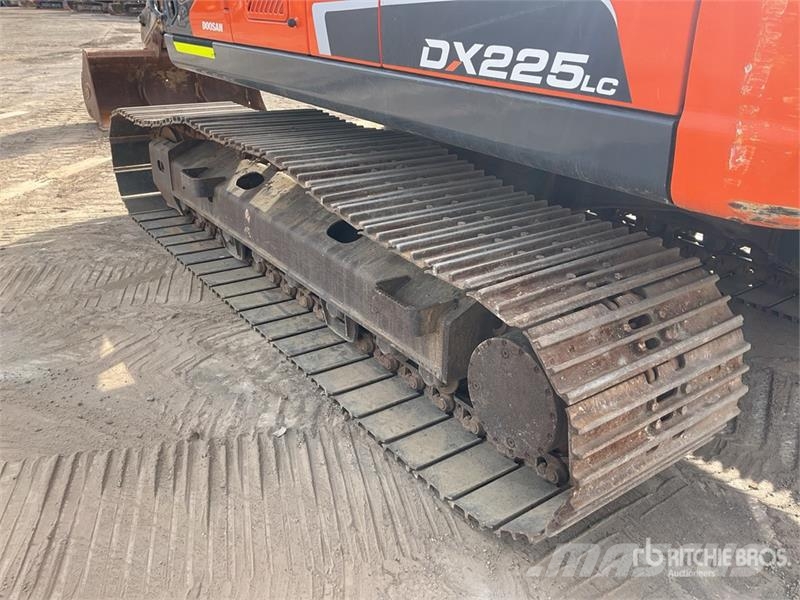 Doosan DX225LC-5 Tracked Excavator Excavatoare pe șenile