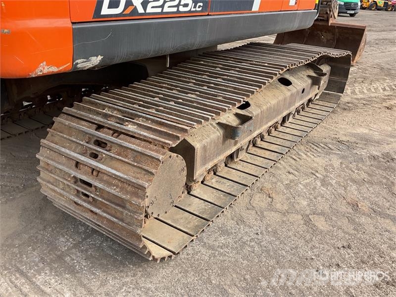Doosan DX225LC-5 Tracked Excavator Excavatoare pe șenile