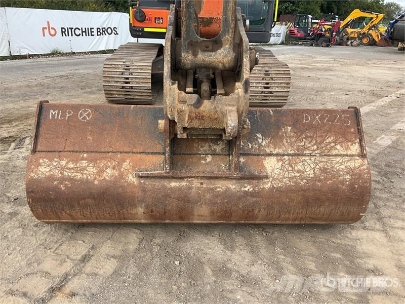 Doosan DX225LC-5 Tracked Excavator Excavatoare pe șenile