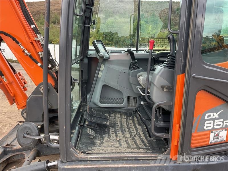 Doosan DX85R-3 Crawler excavators