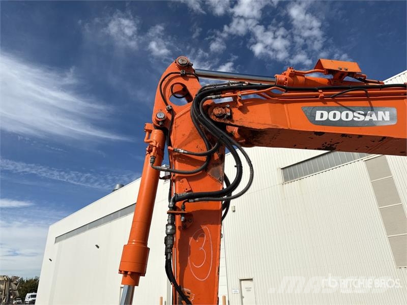 Doosan DX85R-3 Bageri guseničari