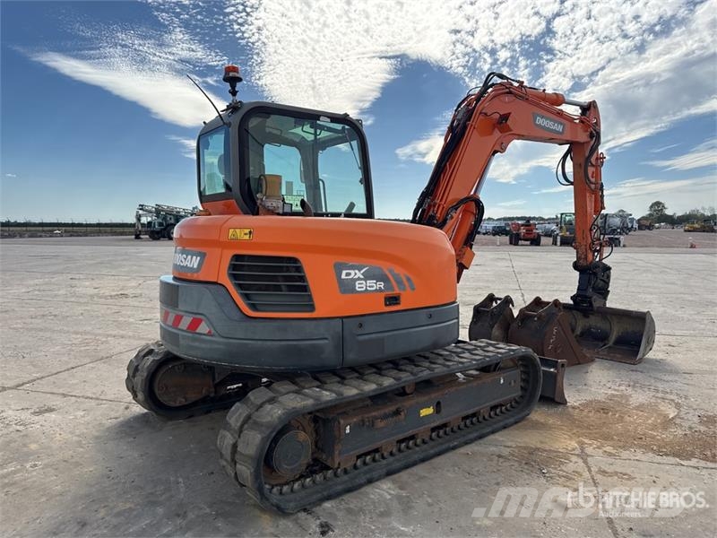 Doosan DX85R-3 Bageri guseničari