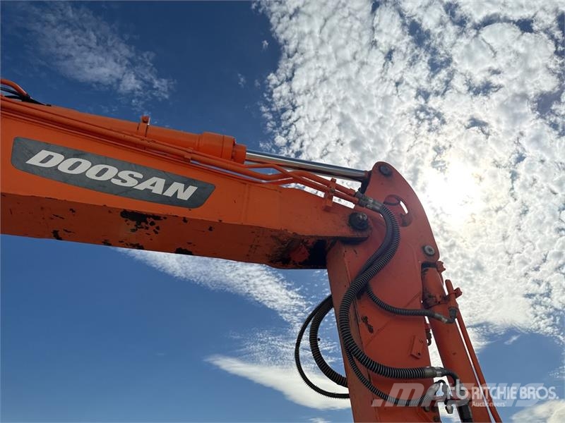 Doosan DX85R-3 Bageri guseničari