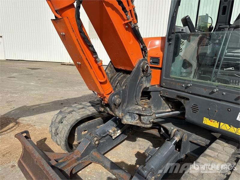 Doosan DX85R-3 Bageri guseničari