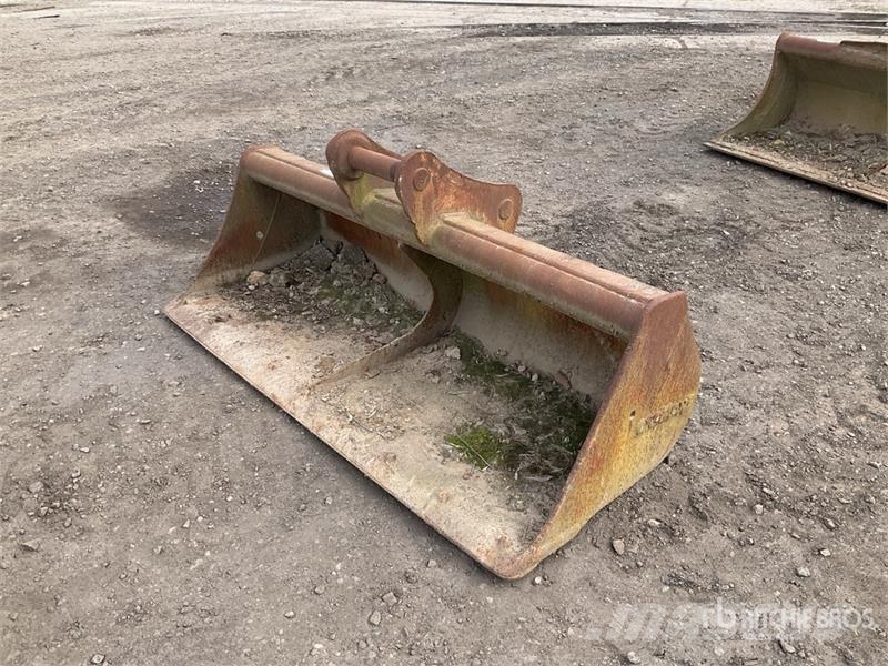 Dromone 1800 mm Cleanup Excavator Bucket Benne