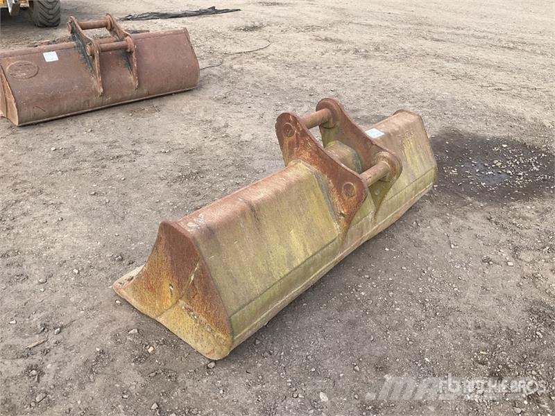 Dromone 1800 mm Cleanup Excavator Bucket Benne