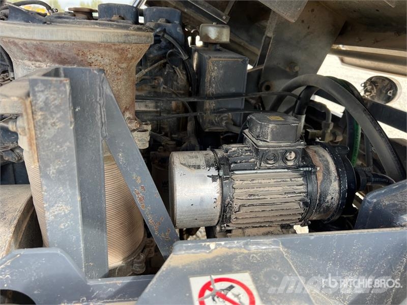 Dulevo 200/5 Sweeper Truck Utcaseprő teherautók