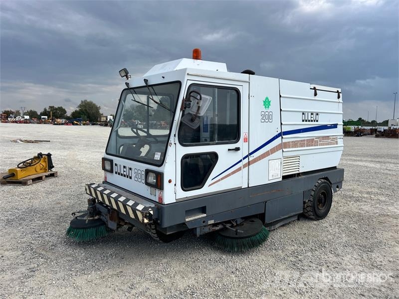 Dulevo 200/5 Sweeper Truck Utcaseprő teherautók
