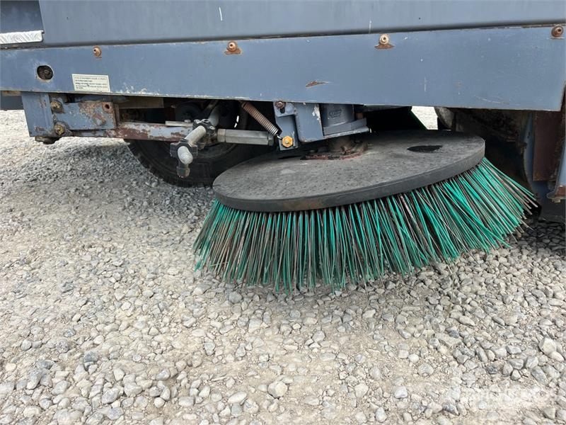 Dulevo 200/5 Sweeper Truck Utcaseprő teherautók