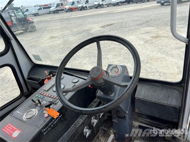 Dulevo 200/5 Sweeper Truck Utcaseprő teherautók