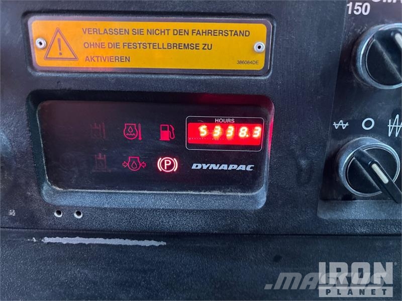 Dynapac CA152D Smooth Drum Compactor Walzenzüge