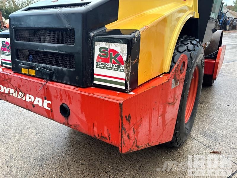 Dynapac CA152D Smooth Drum Compactor Walzenzüge