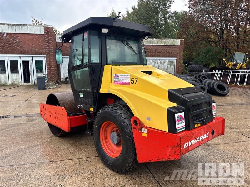 Dynapac CA152D Smooth Drum Compactor Walzenzüge