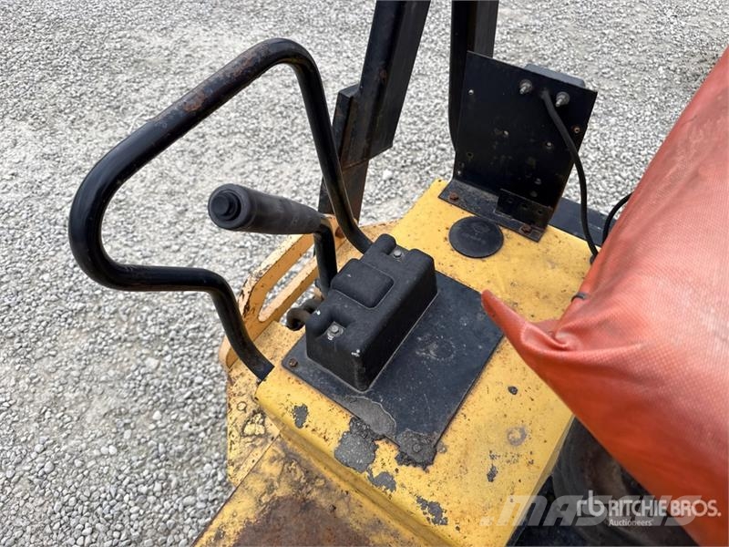 Dynapac CC 142 D Double Drum Roller 双轮压路机