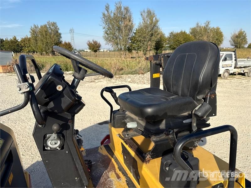 Dynapac CC1300 Ikerdobos hengerek